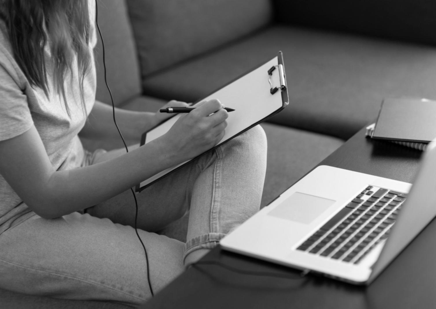 Dokumentenanalyse und strukturierte Finanzplanung